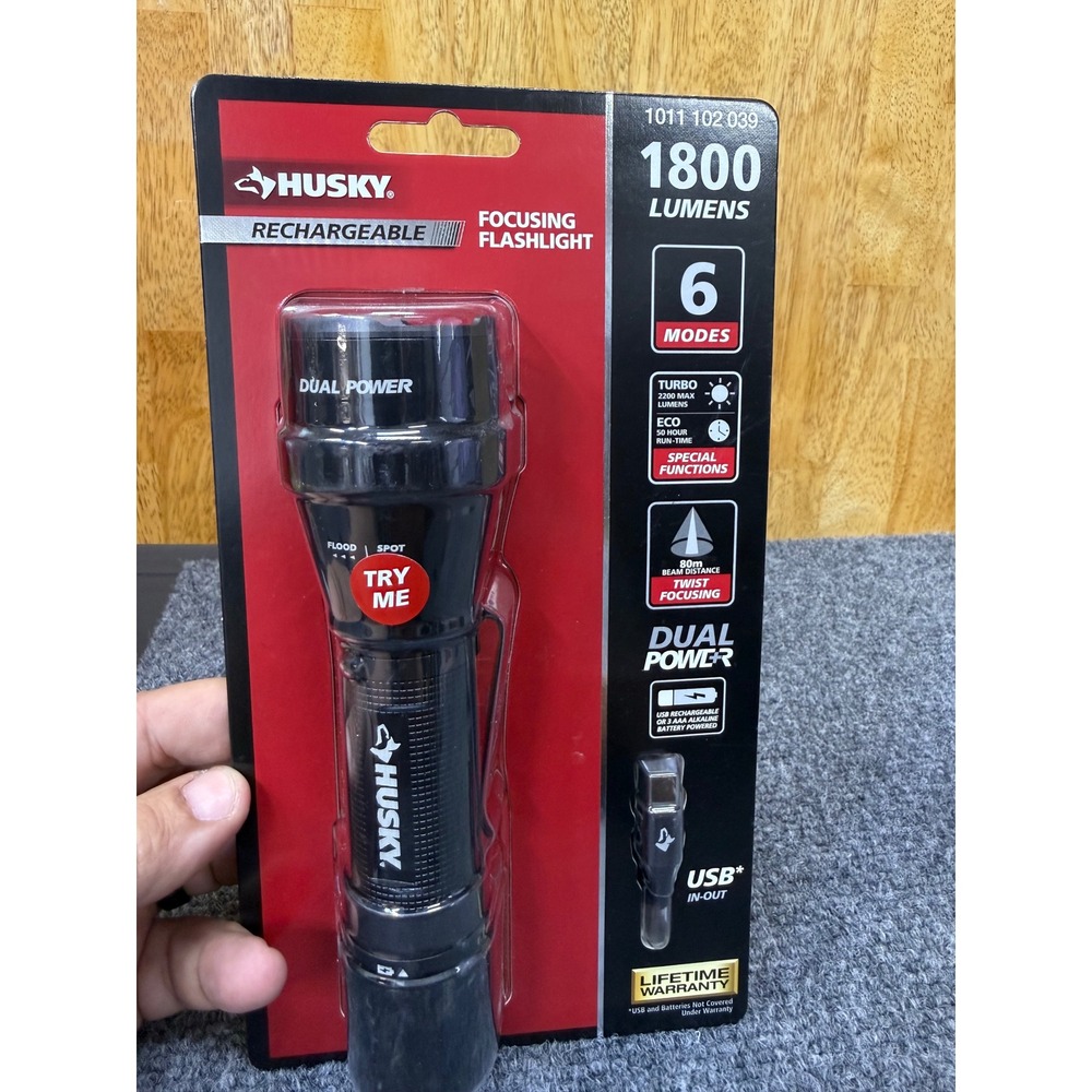 Husky 1800 Lumens Rechargeable Focusing Flashlight Dual Power 1011 102 039 Black